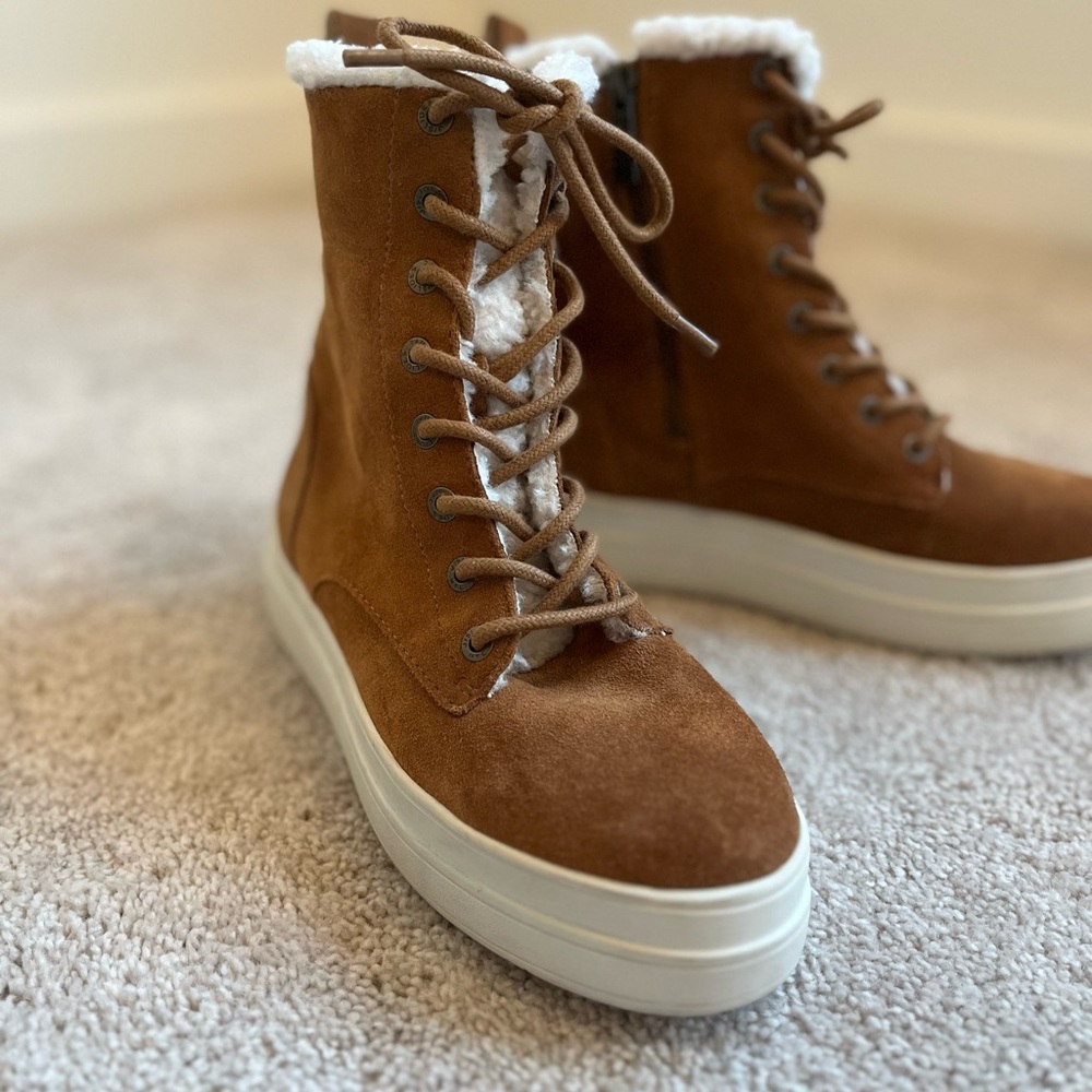 J Slides Torrie Water Resistant Boots - image 5